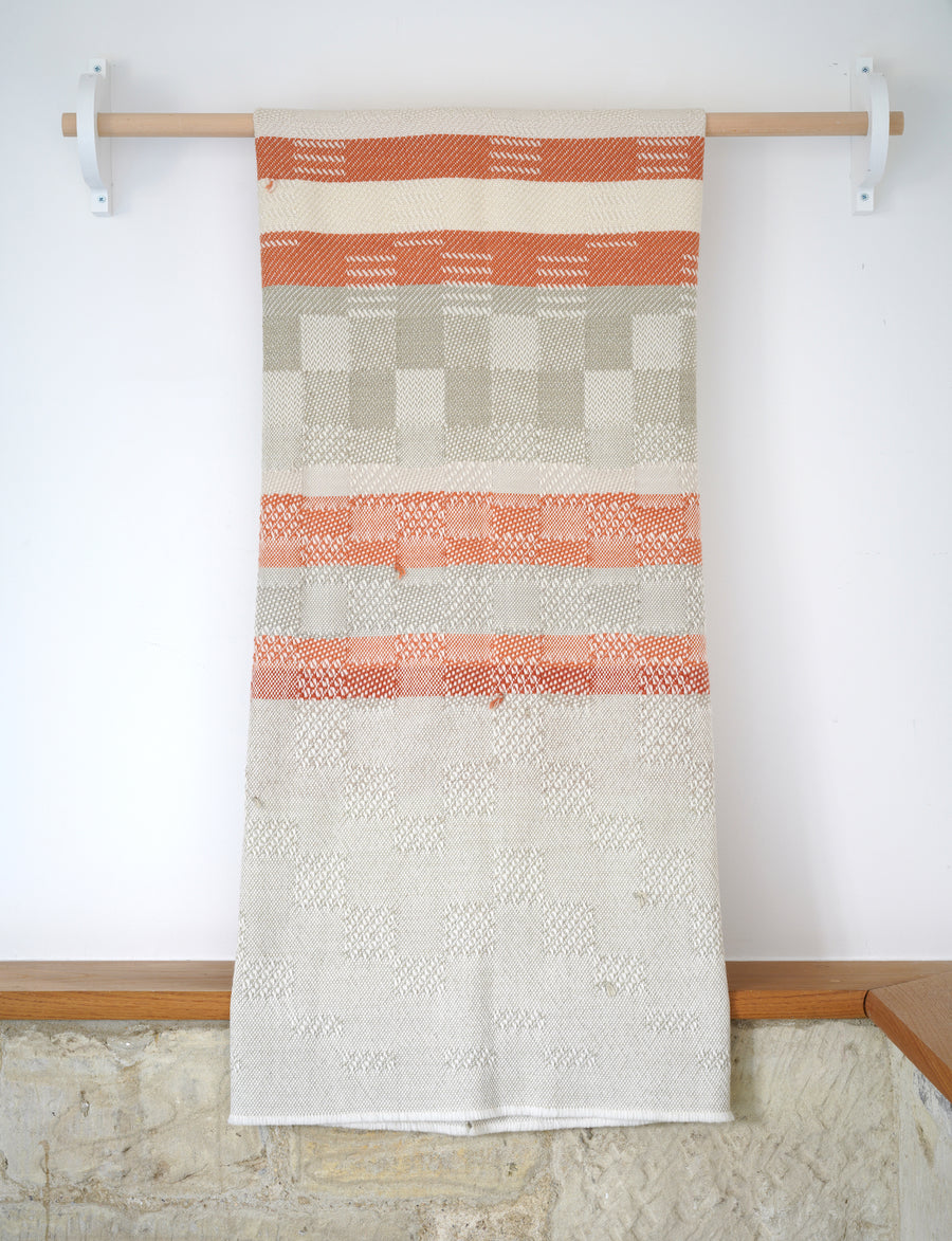 Hand-woven alpaca throw - Pale Grass & Brick